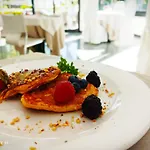 Hotel Garisenda Sul Lungomare Riccione B&Brunch Hotel 3*