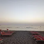 Hotel Garisenda Sul Lungomare Riccione B&Brunch 3*