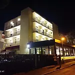 Hotel Garisenda Sul Lungomare Riccione B&Brunch Hotel 3*