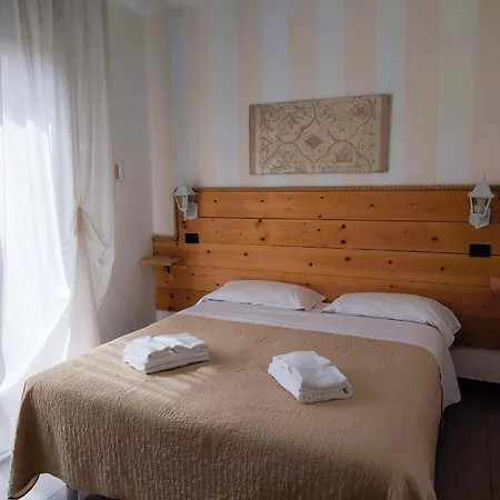 Garisenda - In Centro A - Hotell Riccione