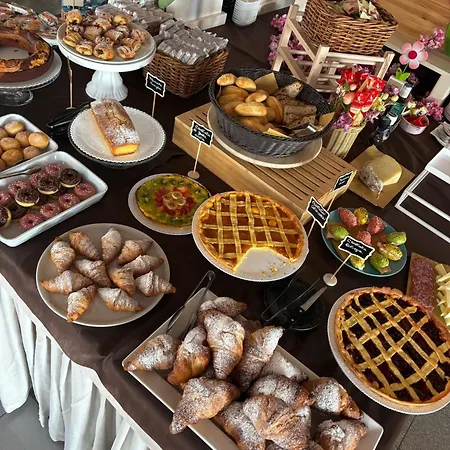 Garisenda Sul Lungomare B&brunch Hotel
