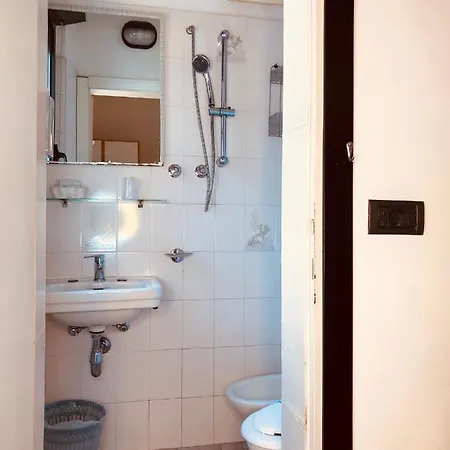 Garisenda - In Centro A - Hotel