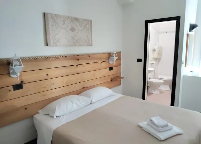 Hotel Garisenda Sul Lungomare Riccione B&Brunch فندق 3*