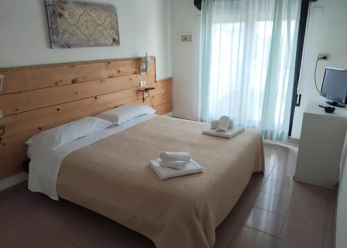 Hotel Garisenda Sul Lungomare Riccione B&Brunch فندق ريتشيوني