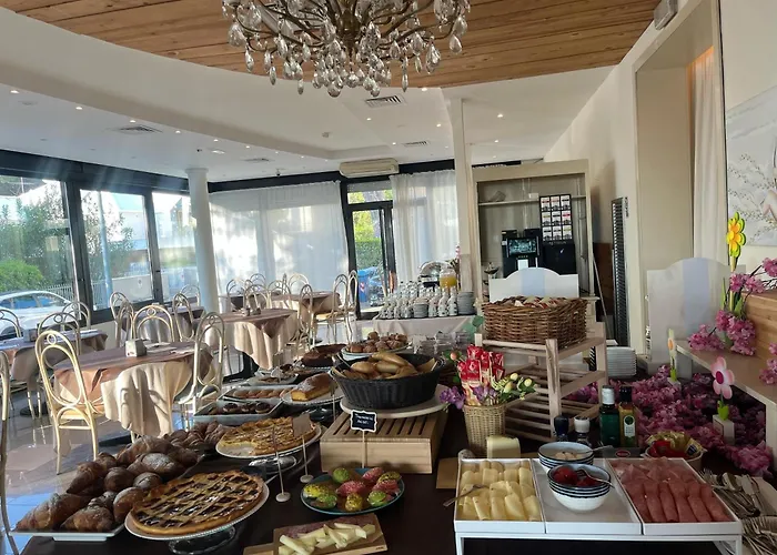 فندق Hotel Garisenda Sul Lungomare Riccione B&Brunch ريتشيوني