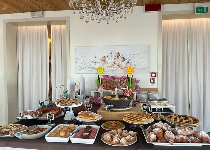 فندق Hotel Garisenda Sul Lungomare Riccione B&Brunch