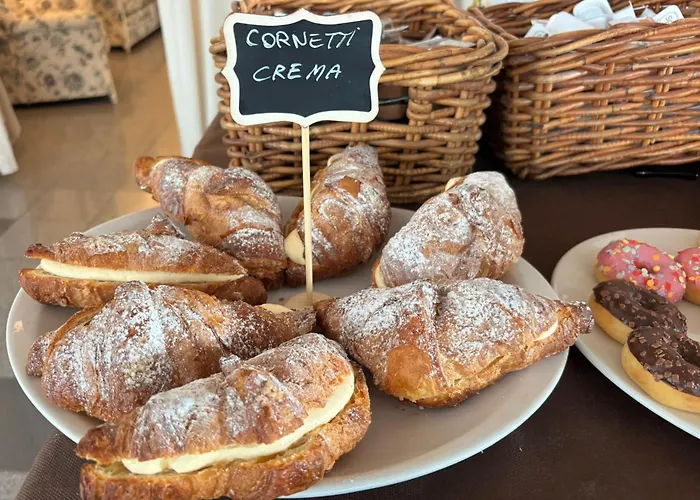 Hotel Garisenda Sul Lungomare Riccione B&Brunch فندق 3*