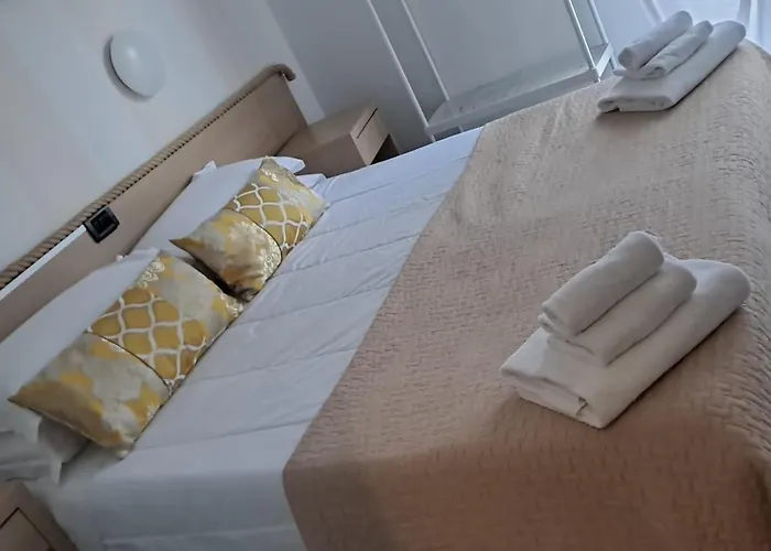 Hotel Garisenda Sul Lungomare Riccione B&Brunch 3* ريتشيوني