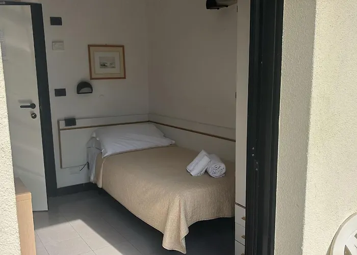 Hotel Garisenda Sul Lungomare Riccione B&Brunch فندق