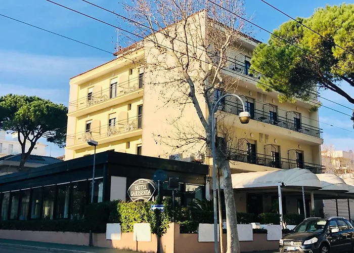 Hotel Garisenda Sul Lungomare Riccione B&Brunch فندق 3*