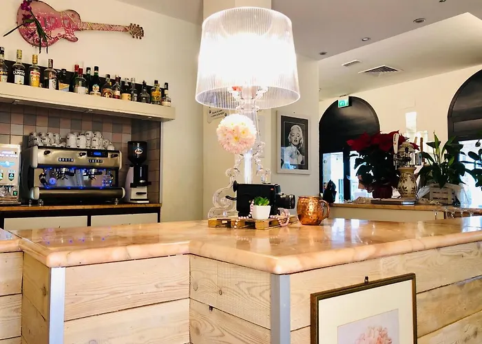 Hotel Garisenda Sul Lungomare Riccione B&Brunch فندق