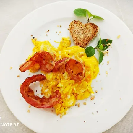 Garisenda Sul Lungomare B&brunch Hotel