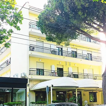 Garisenda Sul Lungomare B&brunch ריצ'יונה