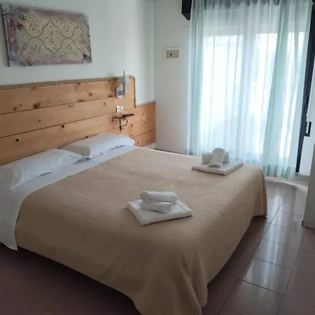 Garisenda - In Centro A - Hotel Riccione