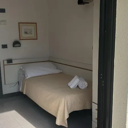 Hotel Garisenda Sul Lungomare Riccione B&Brunch Hotel