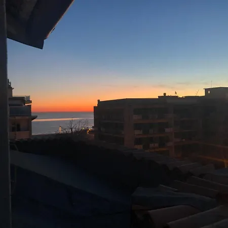 Garisenda Sul Lungomare B&brunch Hotel 3*