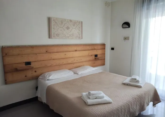 Hotel Garisenda Sul Lungomare Riccione B&Brunch 3*