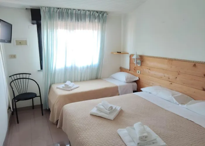 Hotel Garisenda Sul Lungomare Riccione B&Brunch 3*