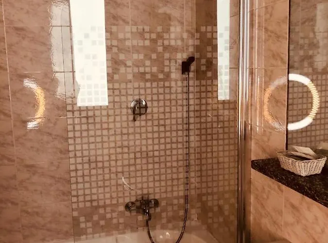 Garisenda - In Centro A - 3*